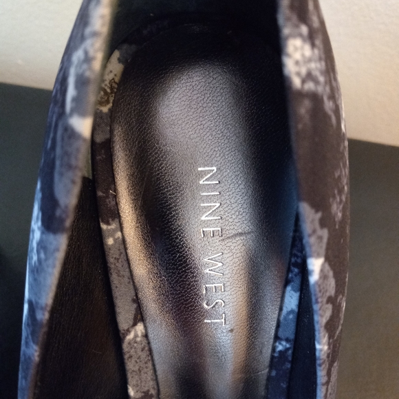 Nine West Blue Camouflage Heels 👠 - Picture 5 of 7